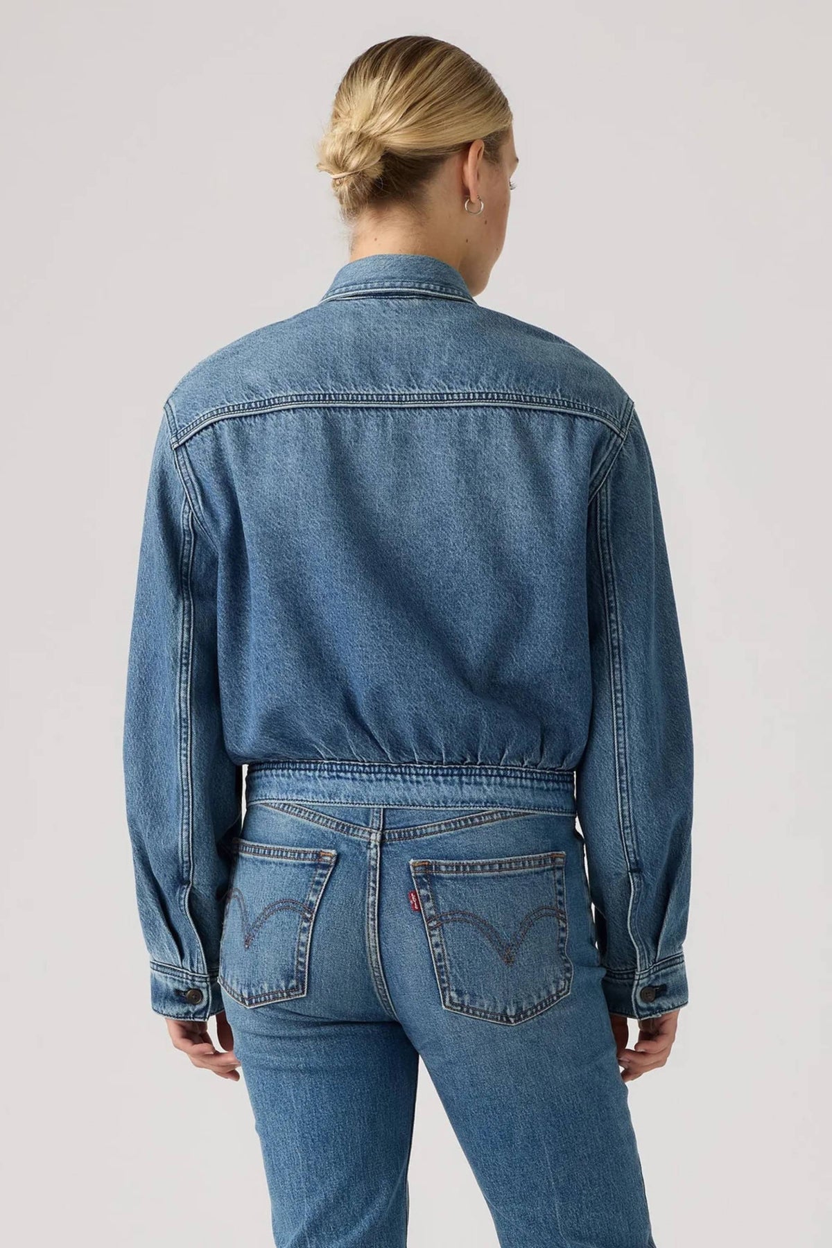D Back