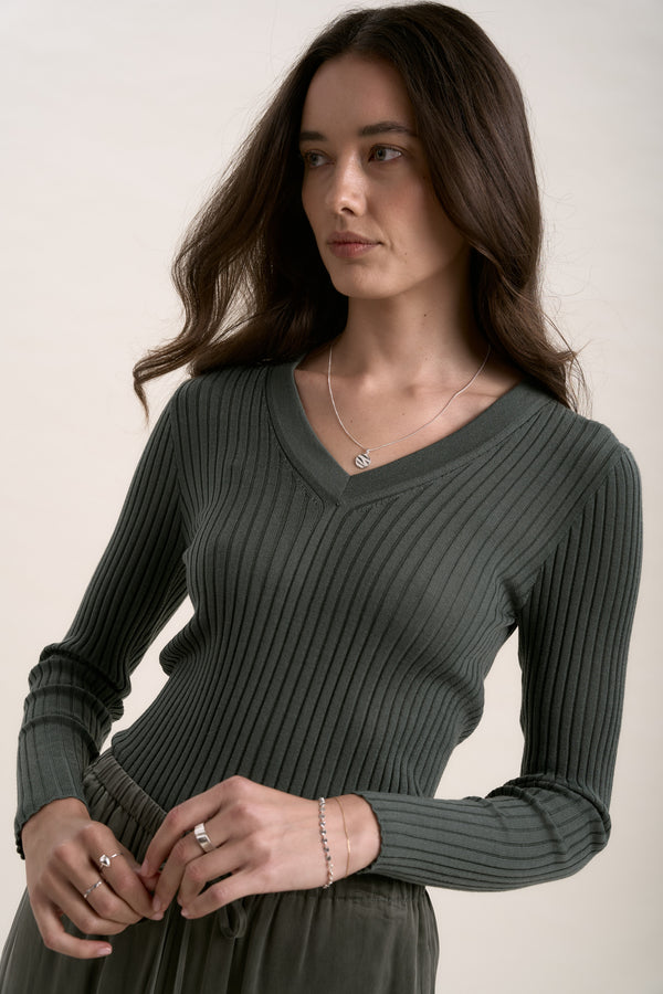 Atlas ZQ Merino V Neck Top