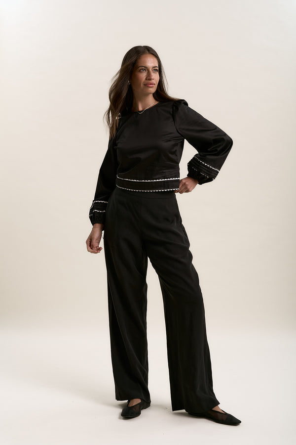 Birdie Scallop Detail Top