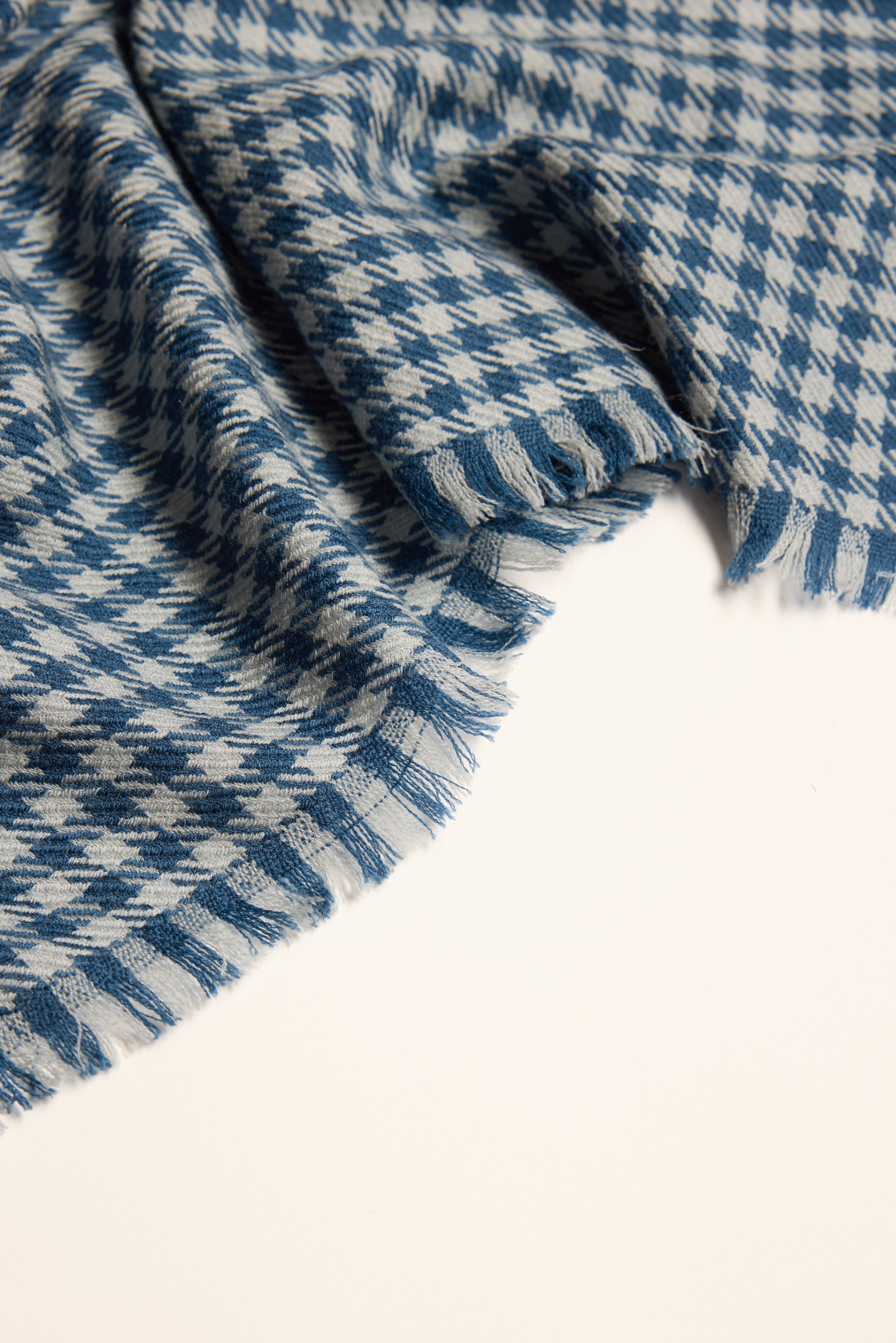 Shop The Lightweight Wool Scarf (Navy Gingham) | Max