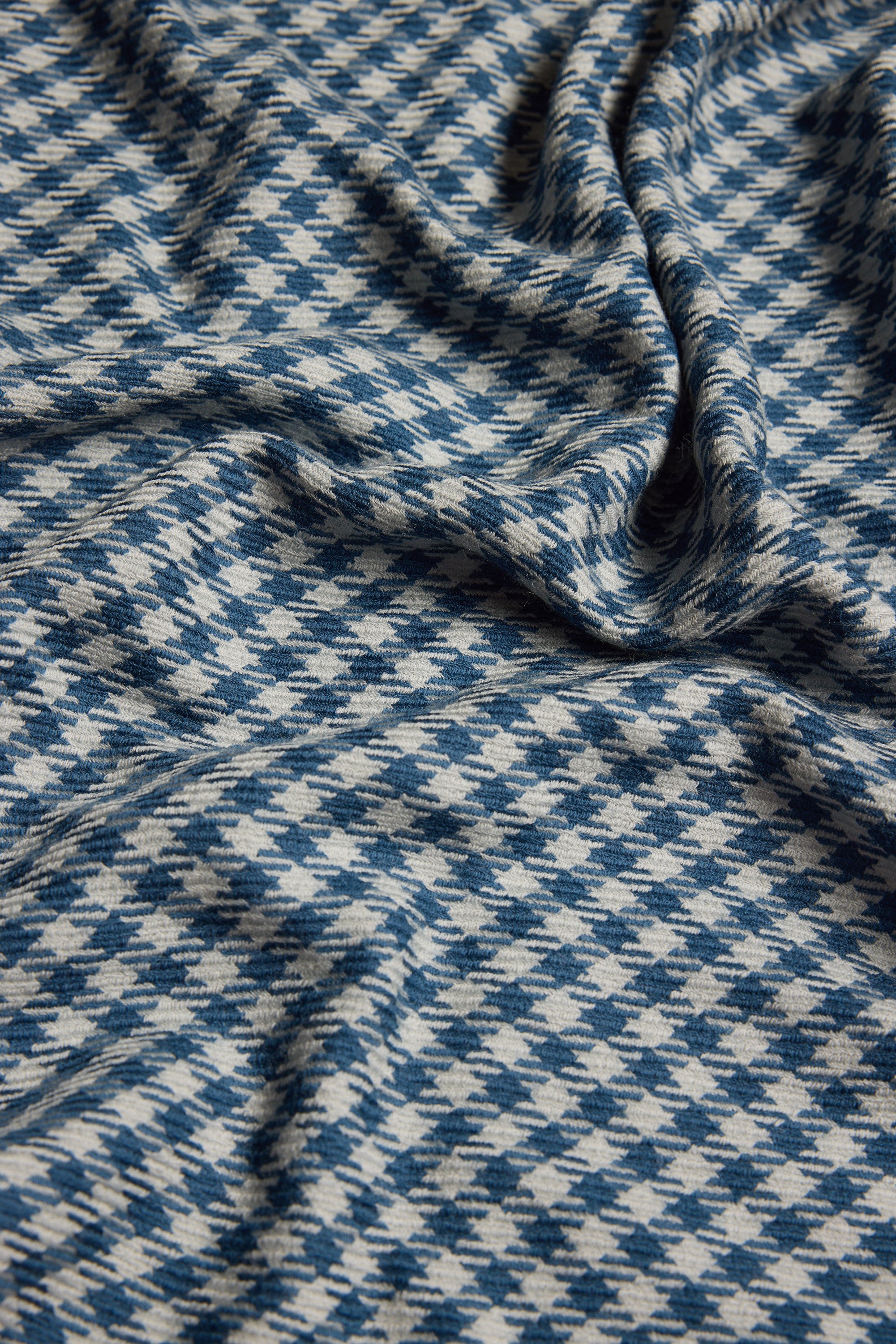 Shop The Lightweight Wool Scarf (Navy Gingham) | Max
