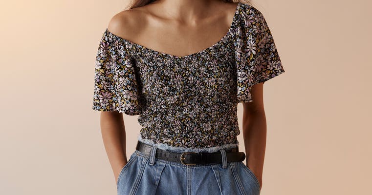 Shop outlet tops & tees