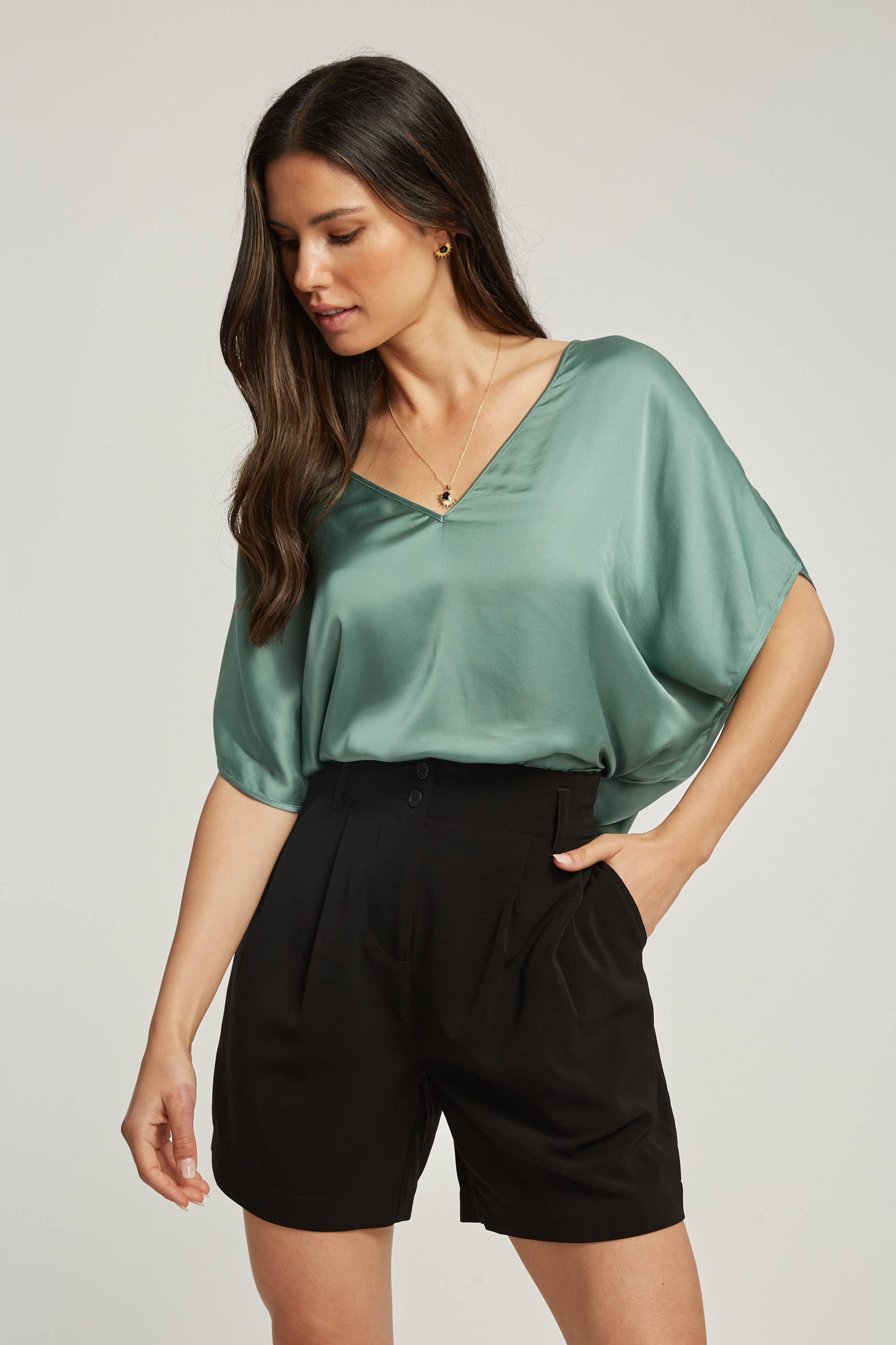 Irene sells fashion bags online hotsell