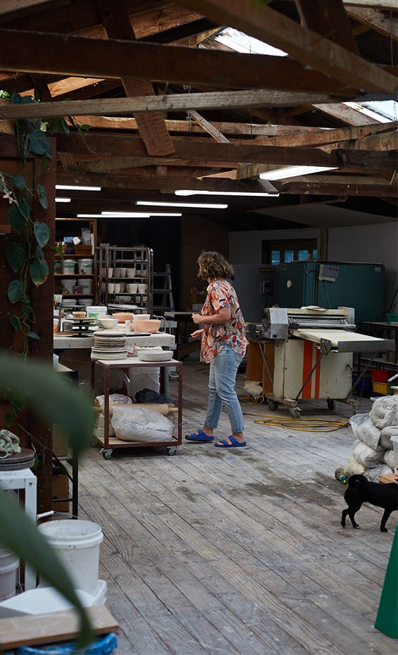 Max article 2022 - lil ceramics, Lilly at her studio